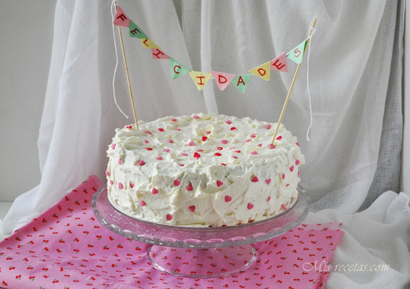 Hearty cake with mascarpone frosting