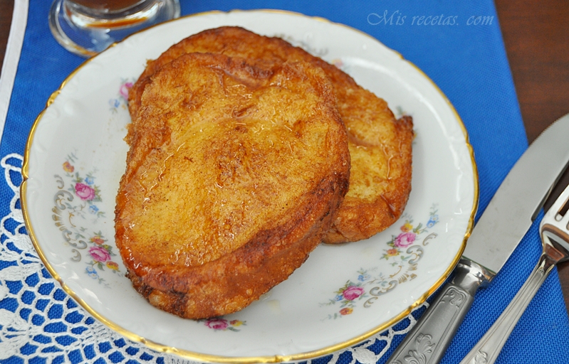Torrijas in honey syrup and anise