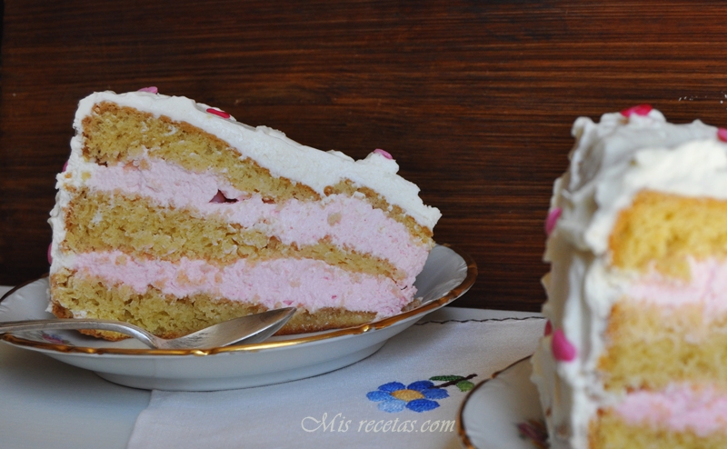 Hearty cake with mascarpone frosting